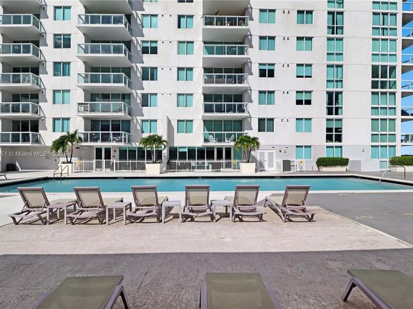 1871 NW S River Dr 1205, Miami FL 33125