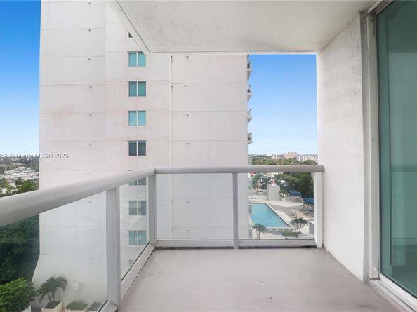 1871 NW S River Dr 1205, Miami FL 33125