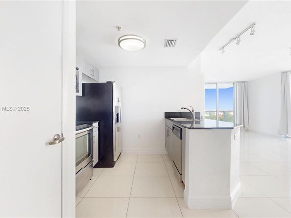 1871 NW S River Dr 1205, Miami FL 33125