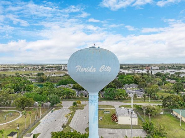 145 NW 6th Ave, Florida City FL 33034