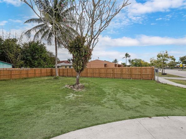 145 NW 6th Ave, Florida City FL 33034