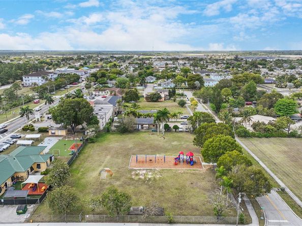 145 NW 6th Ave, Florida City FL 33034