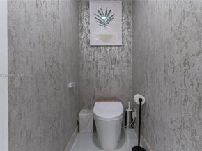 5601 N Ocean Dr, Hollywood FL 33019