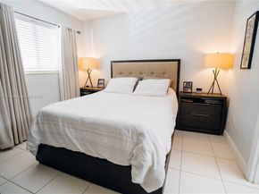 7901 SW 64th Ave 6, South Miami FL 33143