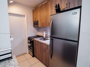 7901 SW 64th Ave 6, South Miami FL 33143