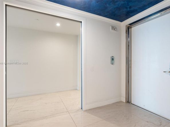 1331 Brickell Bay Dr 2705, Miami FL 33131