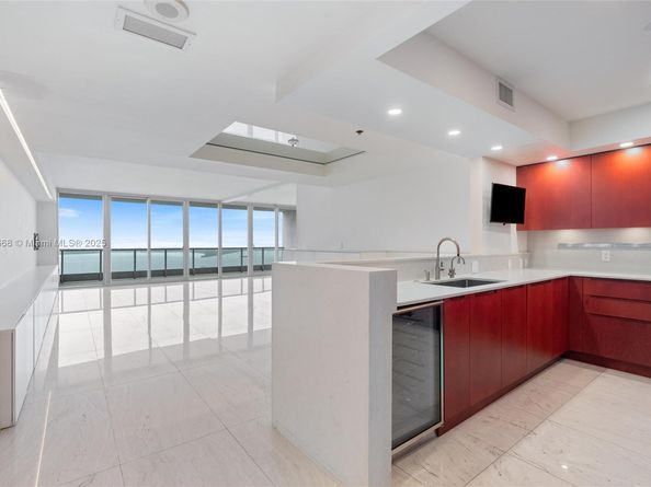 1331 Brickell Bay Dr 2705, Miami FL 33131