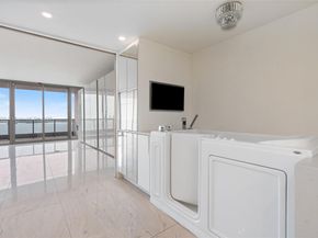 1331 Brickell Bay Dr 2705, Miami FL 33131