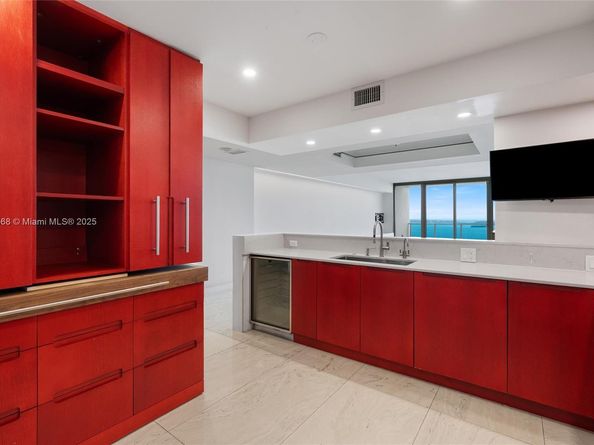1331 Brickell Bay Dr 2705, Miami FL 33131