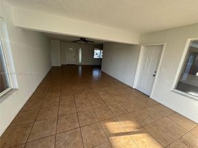 8511 NW 11th St, Pembroke Pines FL 33024