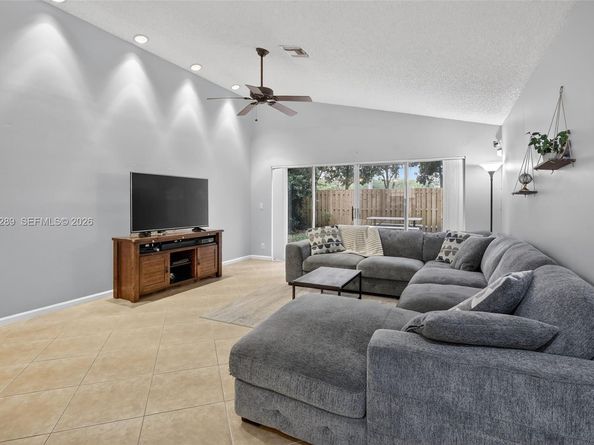 1145 NW 111th Ave, Plantation FL 33322