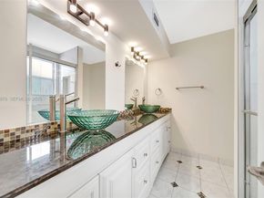 4852 Grapevine Way, Davie FL 33331