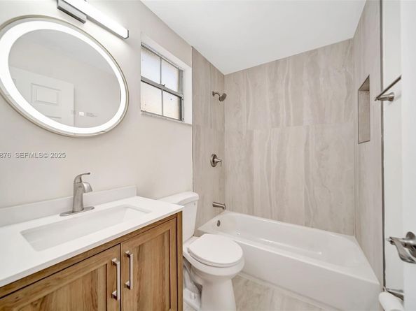 4852 Grapevine Way, Davie FL 33331