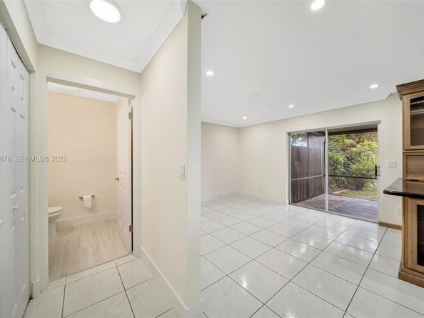 4852 Grapevine Way, Davie FL 33331