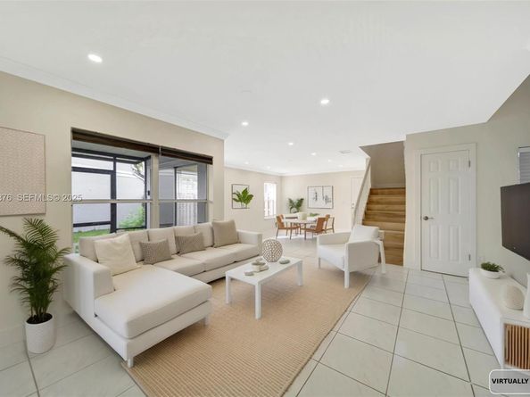 4852 Grapevine Way, Davie FL 33331