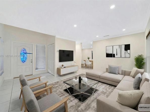 4852 Grapevine Way, Davie FL 33331