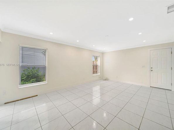 4852 Grapevine Way, Davie FL 33331