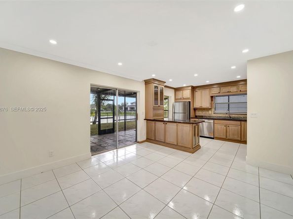 4852 Grapevine Way, Davie FL 33331