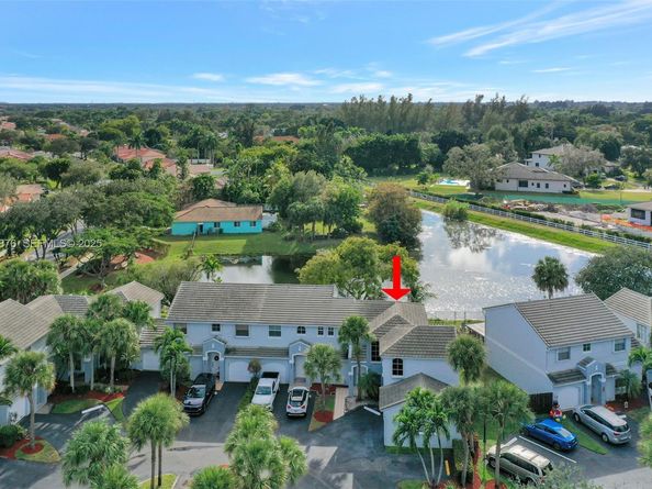 4852 Grapevine Way, Davie FL 33331