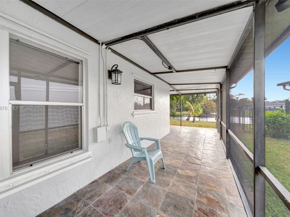 4852 Grapevine Way, Davie FL 33331