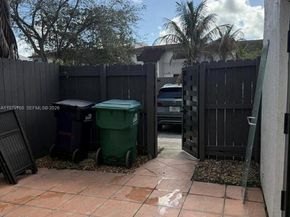 6936 SW 110th Ave, Miami FL 33173