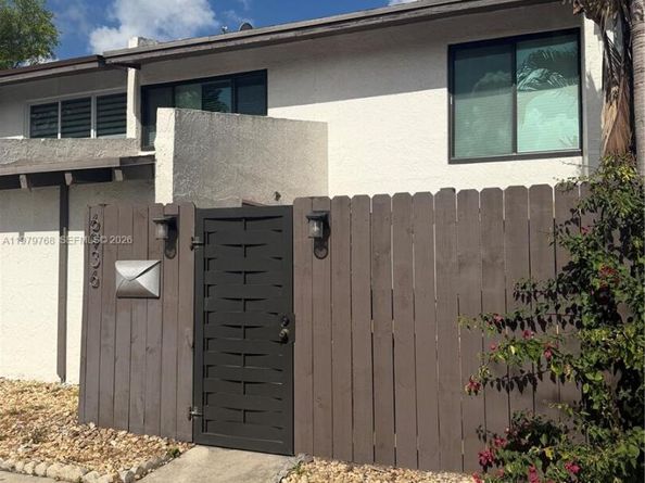 6936 SW 110th Ave, Miami FL 33173