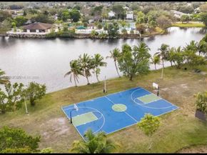 6936 SW 110th Ave, Miami FL 33173