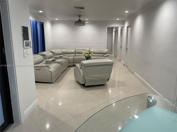 16 NW 207th St, Miami Gardens FL 33169