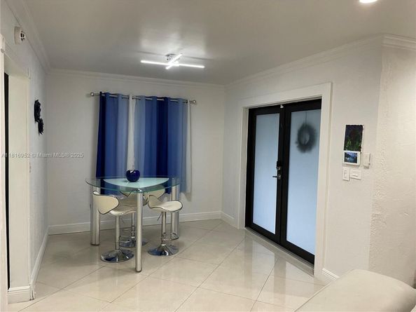 16 NW 207th St, Miami Gardens FL 33169