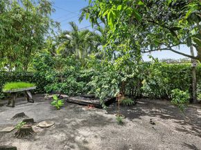8210 NW 10th St, Pembroke Pines FL 33024