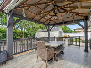 8210 NW 10th St, Pembroke Pines FL 33024