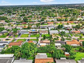 8210 NW 10th St, Pembroke Pines FL 33024