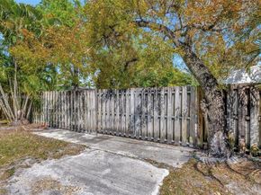 843 SW 20th St, Fort Lauderdale FL 33315