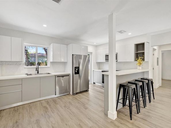 843 SW 20th St, Fort Lauderdale FL 33315