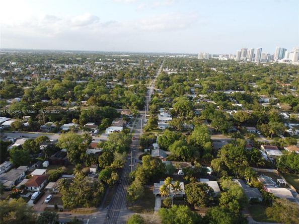 843 SW 20th St, Fort Lauderdale FL 33315