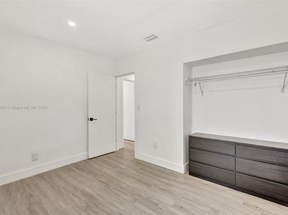 843 SW 20th St, Fort Lauderdale FL 33315