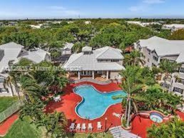 2820 N Oakland Forest Dr 308, Oakland Park FL 33309
