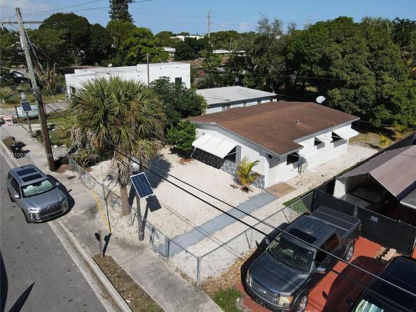 630 NW 14th Way, Fort Lauderdale FL 33311