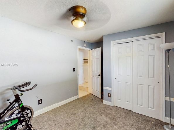 5637 SW 40th St, West Park FL 33023