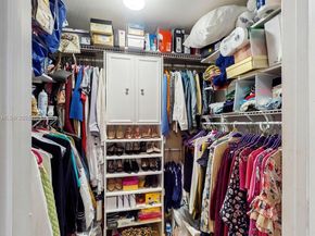 5637 SW 40th St, West Park FL 33023