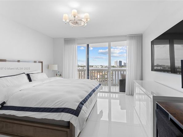 1000 W Island Blvd 812, Aventura FL 33160