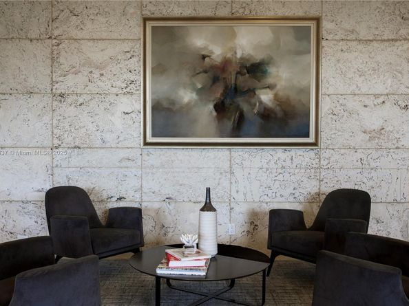 1000 W Island Blvd 812, Aventura FL 33160