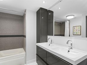 1000 W Island Blvd 812, Aventura FL 33160