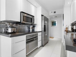 1000 W Island Blvd 812, Aventura FL 33160