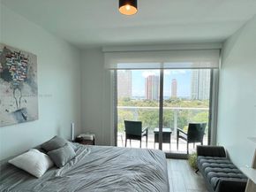 1600 SW 1st Ave 813, Miami FL 33129
