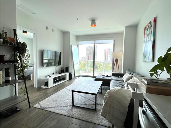 1600 SW 1st Ave 813, Miami FL 33129