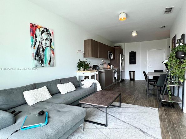 1600 SW 1st Ave 813, Miami FL 33129