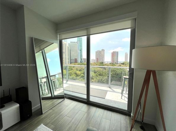 1600 SW 1st Ave 813, Miami FL 33129
