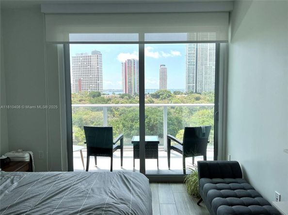 1600 SW 1st Ave 813, Miami FL 33129