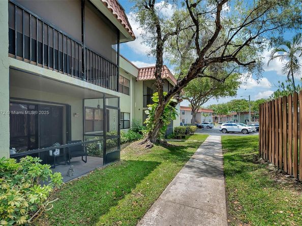 9808 Hammocks Blvd 10223, Miami FL 33196